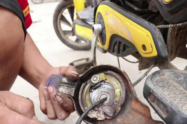 河池市电动车刹车故障